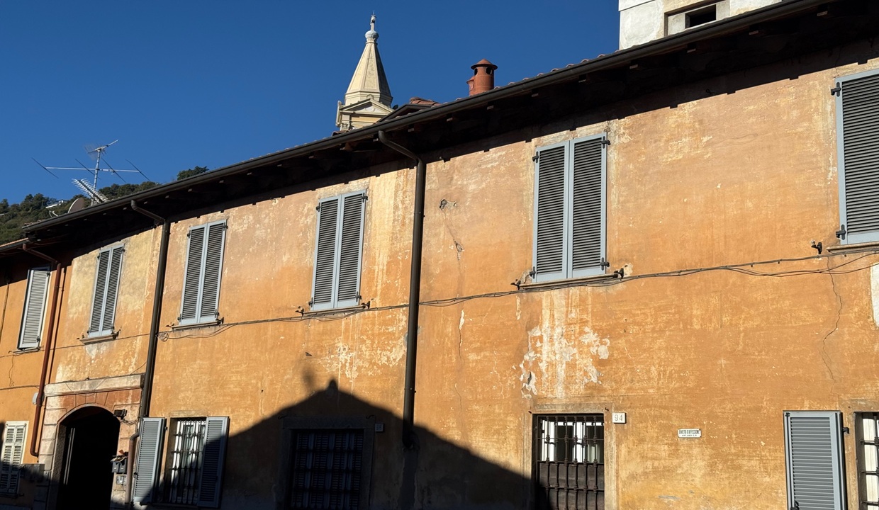 Lesa, tre locali